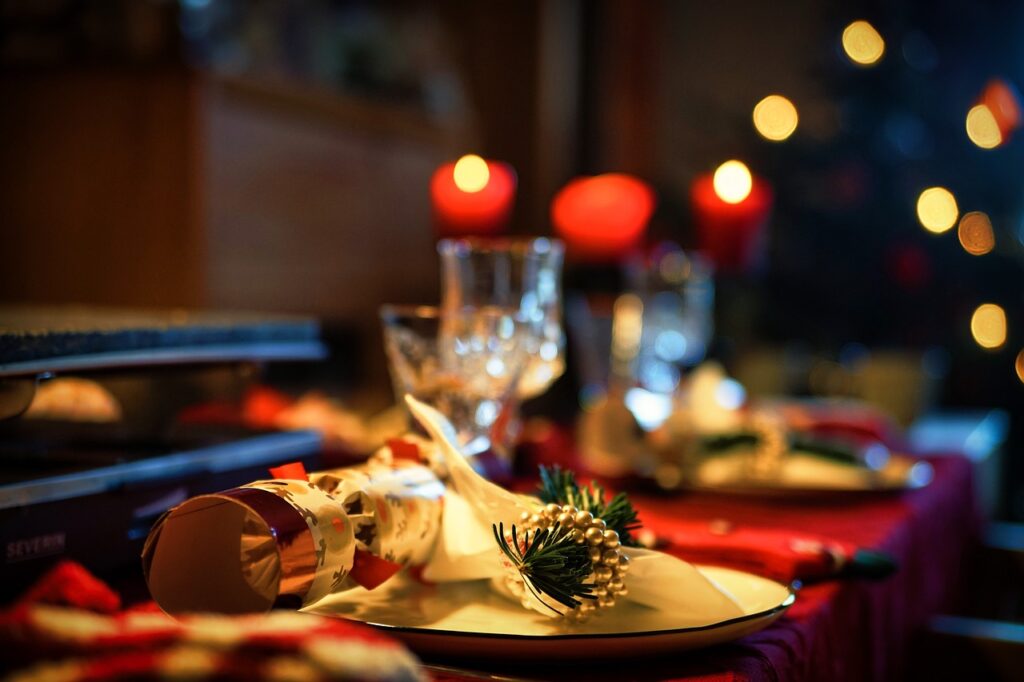 table setting, holiday, christmas-6859276.jpg